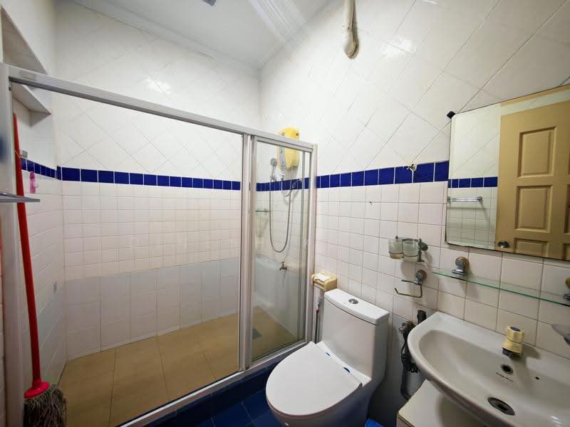 Rumah Teres 2-Tingkat untuk Dijual di Petaling Jaya (Selangor) - Dinesh Kumar - Bathroom - PropertyGuru.com.my