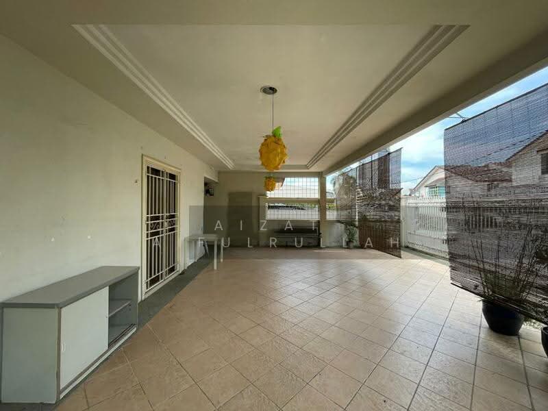 2-storey Terraced House for Sale in Petaling Jaya (Selangor) - Aizat Saifulrullah - Exterior - PropertyGuru.com.my
