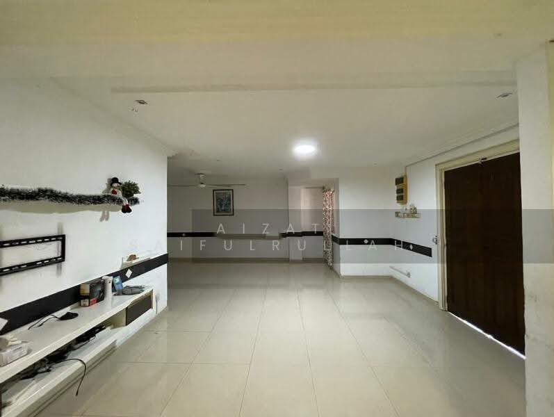 2-storey Terraced House for Sale in Petaling Jaya (Selangor) - Aizat Saifulrullah - Living Room - PropertyGuru.com.my