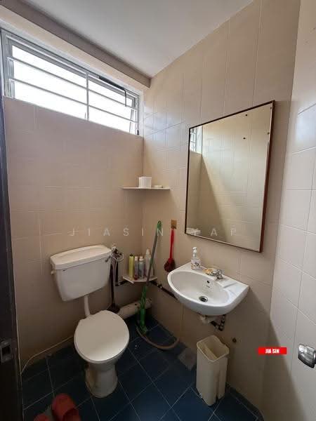 Office for Rent in Farlim (Ayer Itam) - Jiasin Yap - Bathroom - PropertyGuru.com.my