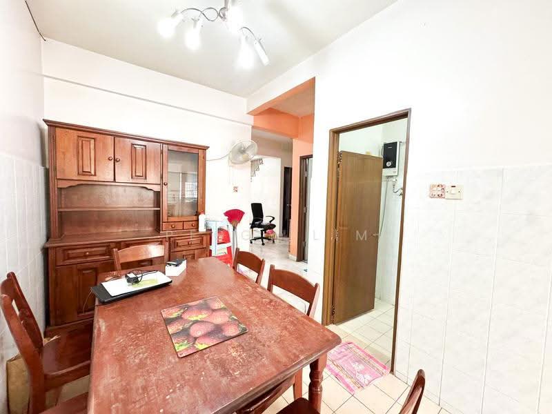 2-storey Terraced House for Sale in Shah Alam (Selangor) - Peggy Lim - Dining Room - PropertyGuru.com.my