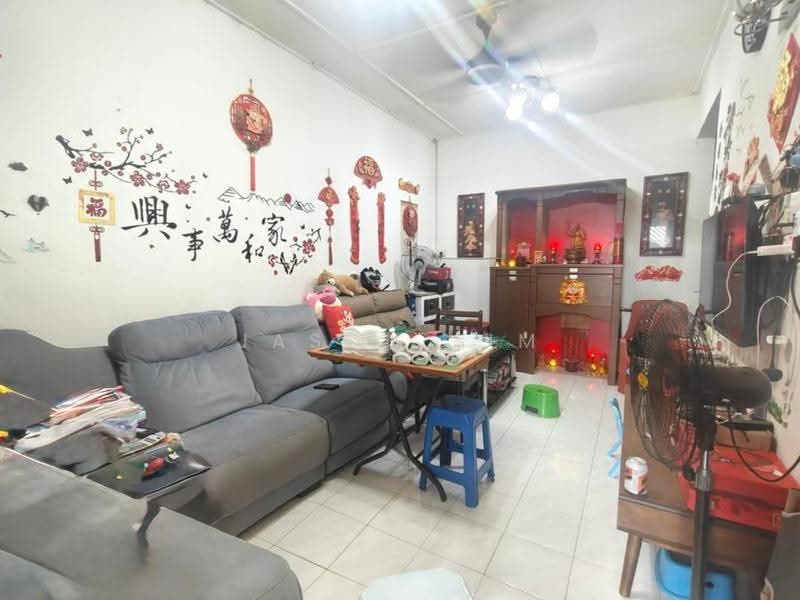 1-storey Terraced House for Sale in Taman Gunung Pulai (Kulai) - Jason Sim - Living Room - PropertyGuru.com.my
