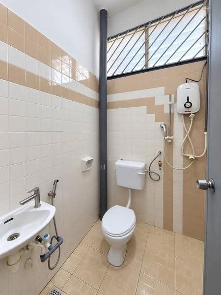 Rumah Teres 1-Tingkat untuk Dijual di Taman Daya (Johor Bahru) - Lik Xuan Chai - Bathroom - PropertyGuru.com.my