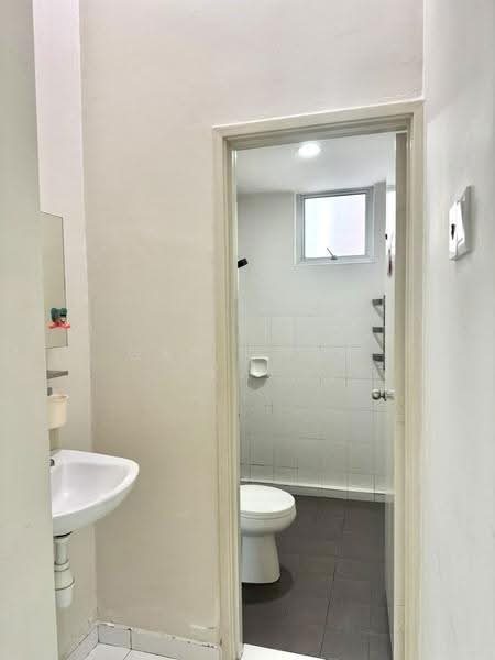 Condominium for Rent at The Golden Triangle Condominium - Gan Chun Kai - Bathroom - PropertyGuru.com.my