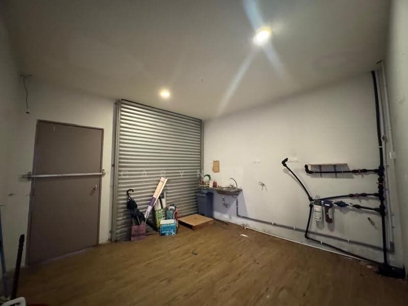 Shop for Rent in Taman Universiti (Skudai) - Caryn Ter - Interior - PropertyGuru.com.my