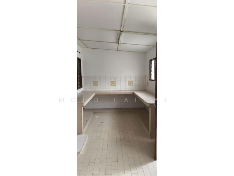 1-storey Terraced House for Sale in Petaling Jaya (Selangor) - Mohd Faizal - Kitchen - PropertyGuru.com.my