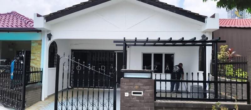 1-storey Terraced House for Sale in Petaling Jaya (Selangor) - Mohd Faizal - Exterior - PropertyGuru.com.my