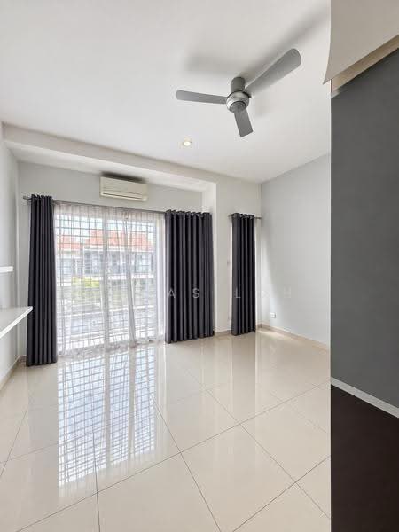 Semi-Detached House for Sale in Bandar Seri Coalfields (Sungai Buloh) - Lucas Loh - Living Room - PropertyGuru.com.my