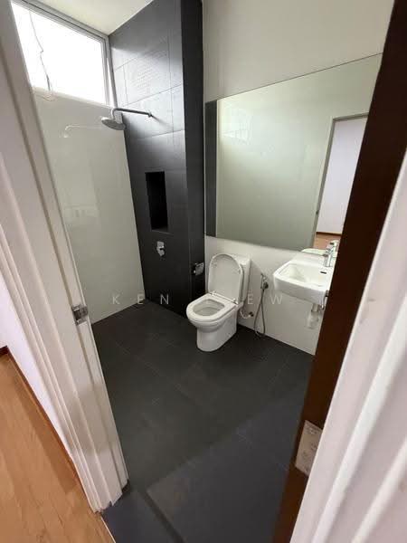 Semi-Detached House for Rent in Senibong (Permas Jaya) - Ken Liew - Bathroom - PropertyGuru.com.my