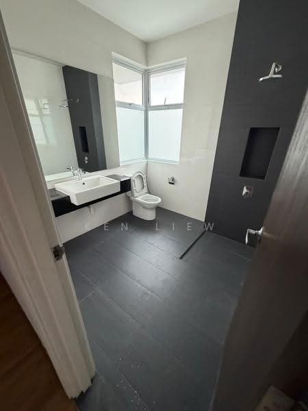 Semi-Detached House for Rent in Senibong (Permas Jaya) - Ken Liew - Bathroom - PropertyGuru.com.my
