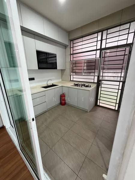 Semi-Detached House for Rent in Senibong (Permas Jaya) - Ken Liew - Kitchen - PropertyGuru.com.my