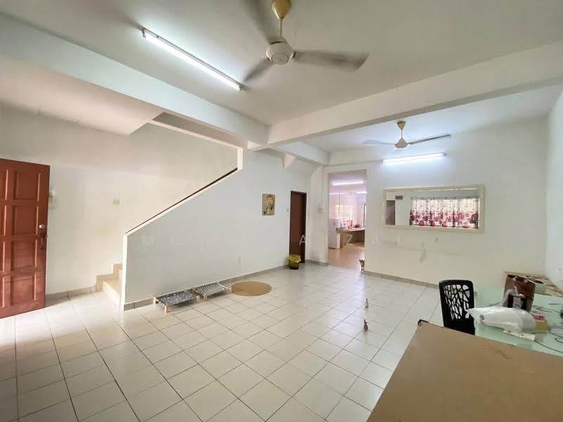 Rumah Teres 2-Tingkat untuk Dijual di Bandar Baru Bangi (Selangor) - Mohd Faizal - Living Room - PropertyGuru.com.my
