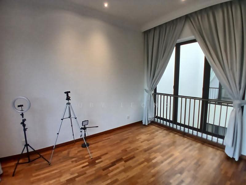 3-storey Terraced House for Sale in Valencia (Sungai Buloh) - Ruby Leong - Balcony - PropertyGuru.com.my