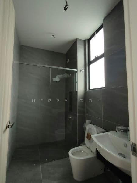 Semi-Detached House for Sale in Taman Impian Emas (Skudai) - Herry Goh - Bathroom - PropertyGuru.com.my