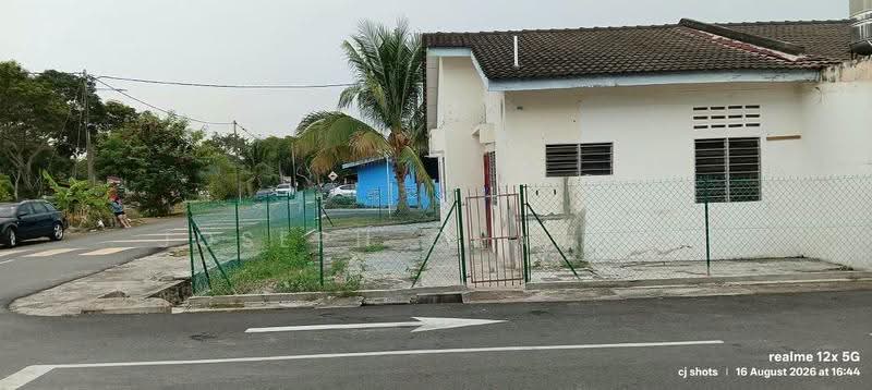 1-storey Terraced House for Sale in Pasir Panjang (Negeri Sembilan) - Joseph Charles - Exterior - PropertyGuru.com.my
