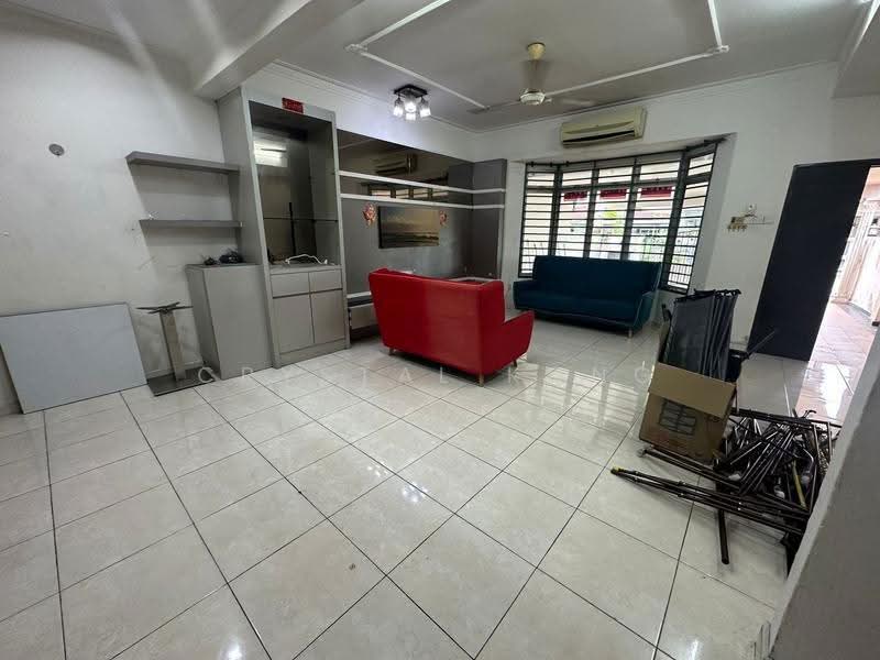 2-storey Terraced House for Sale in Taman Ehsan Jaya (Ulu Tiram) - Crystal Kong - Living Room - PropertyGuru.com.my