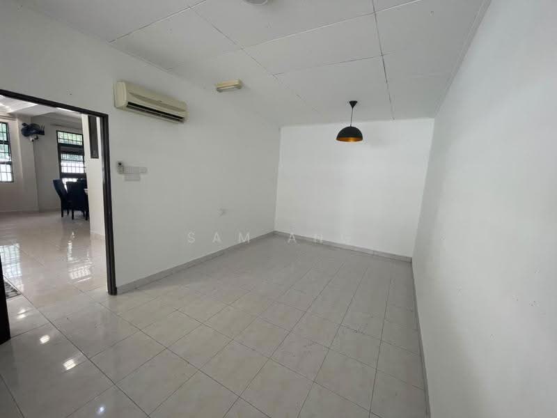 2-storey Terraced House for Sale in Johor Bahru (Johor) - Sam Ang - Living Room - PropertyGuru.com.my