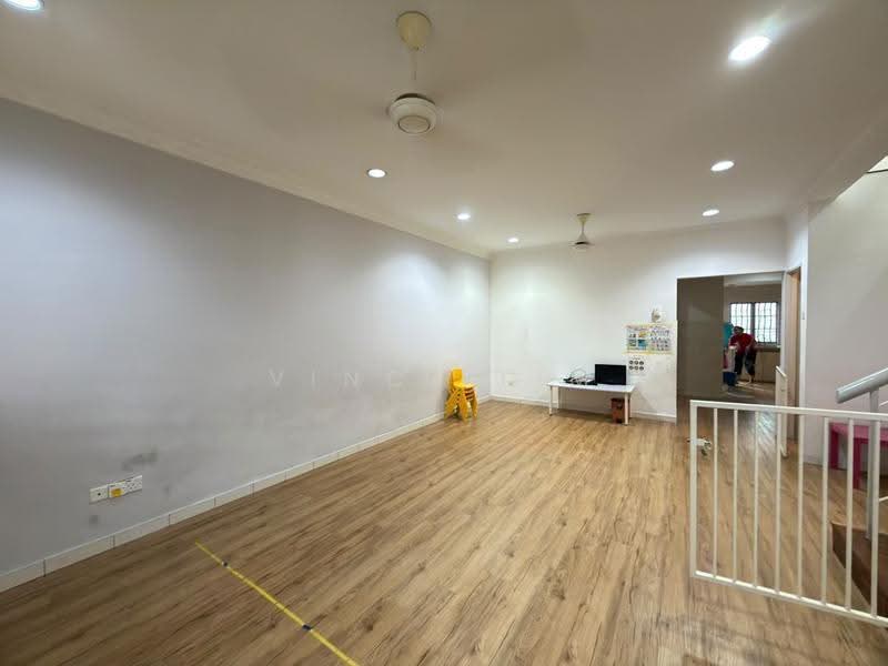 Rumah Teres 2.5-Tingkat untuk Disewa di Denai Alam (Shah Alam) - Vince Lim - Living Room - PropertyGuru.com.my