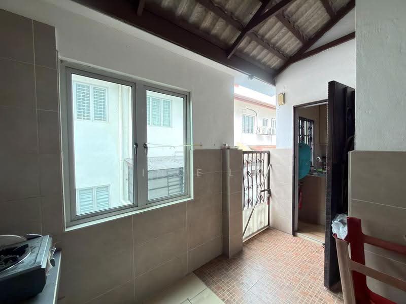 Rumah Teres 2.5-Tingkat untuk Disewa di Denai Alam (Shah Alam) - Vince Lim - Kitchen - PropertyGuru.com.my