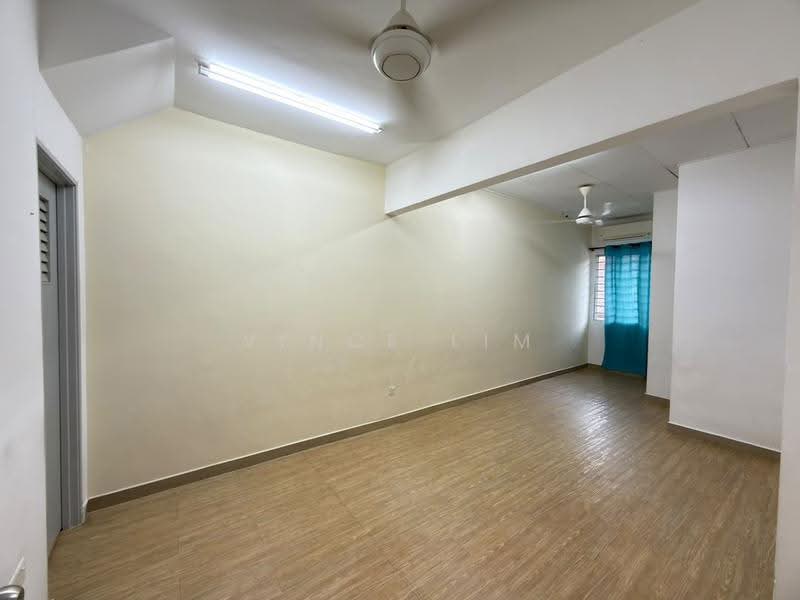 Rumah Teres 2.5-Tingkat untuk Disewa di Denai Alam (Shah Alam) - Vince Lim - Living Room - PropertyGuru.com.my