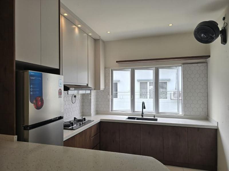 Rumah Bandar untuk Disewa di Dengkil (Selangor) - Ameer Mujahid - Kitchen - PropertyGuru.com.my