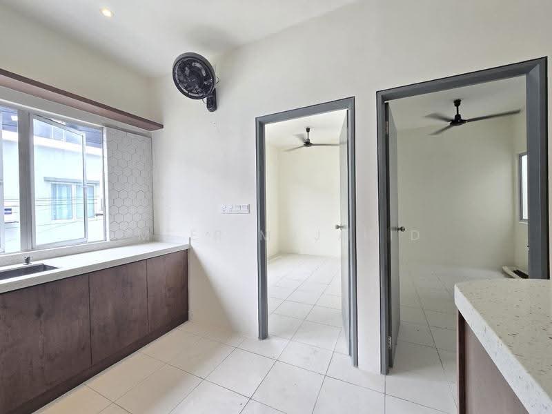 Rumah Bandar untuk Disewa di Dengkil (Selangor) - Ameer Mujahid - Kitchen - PropertyGuru.com.my