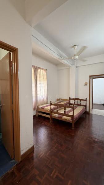 Pangsapuri untuk Dijual di Putri Apartment - Brandon Chin - Bedroom - PropertyGuru.com.my