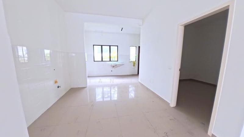 2-storey Terraced House for Sale in Semenyih (Selangor) - Vivian Liong - Kitchen - PropertyGuru.com.my