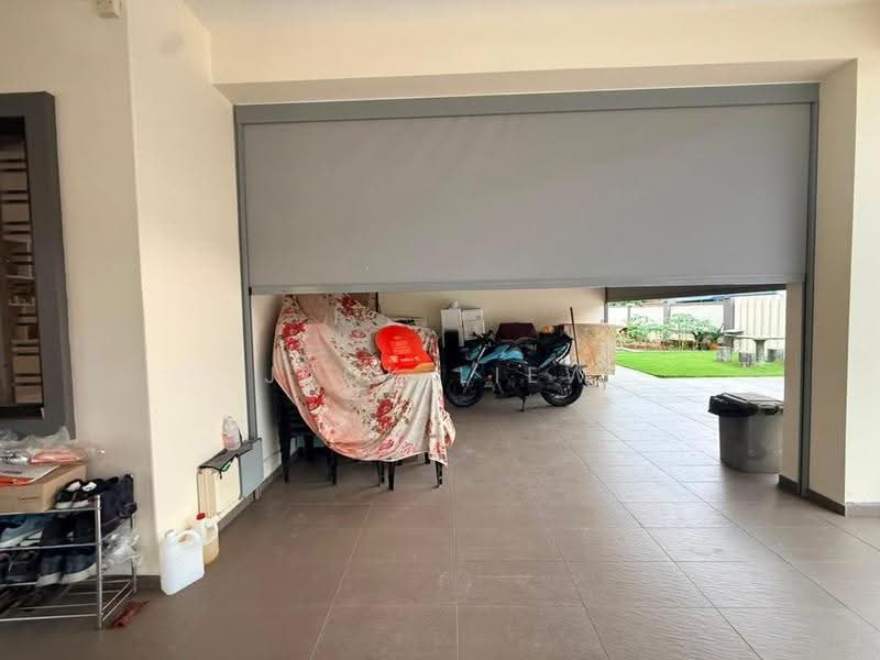 2-storey Terraced House for Sale in Taman Pulai Utama (Skudai) - Jack Liew - Car Park - PropertyGuru.com.my