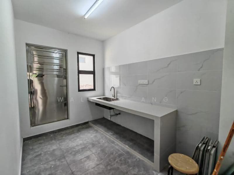 2-storey Terraced House for Sale in Taman Puteri Wangsa (Ulu Tiram) - Wallace Ang - Kitchen - PropertyGuru.com.my