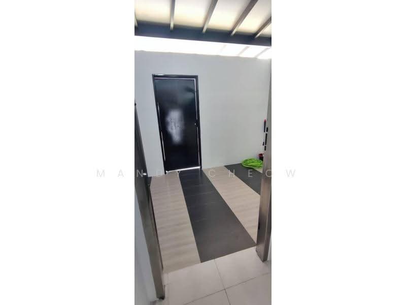 2-storey Terraced House for Rent in Taman Scientex Rawang (Rawang) - Mandy Cheow - Entrance - PropertyGuru.com.my