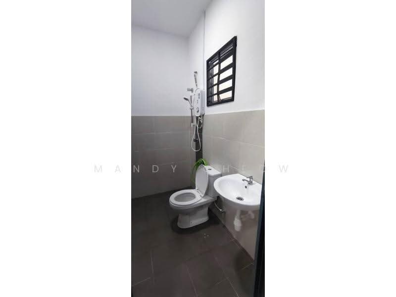 2-storey Terraced House for Rent in Taman Scientex Rawang (Rawang) - Mandy Cheow - Bathroom - PropertyGuru.com.my