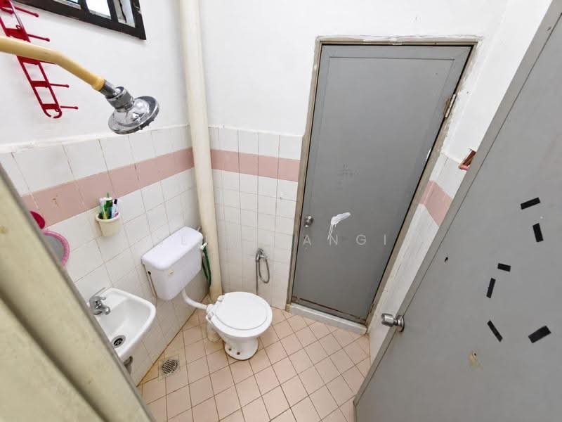 2-storey Terraced House for Sale in Taman Mawar (Pasir Gudang) - Seri Wangi - Bathroom - PropertyGuru.com.my