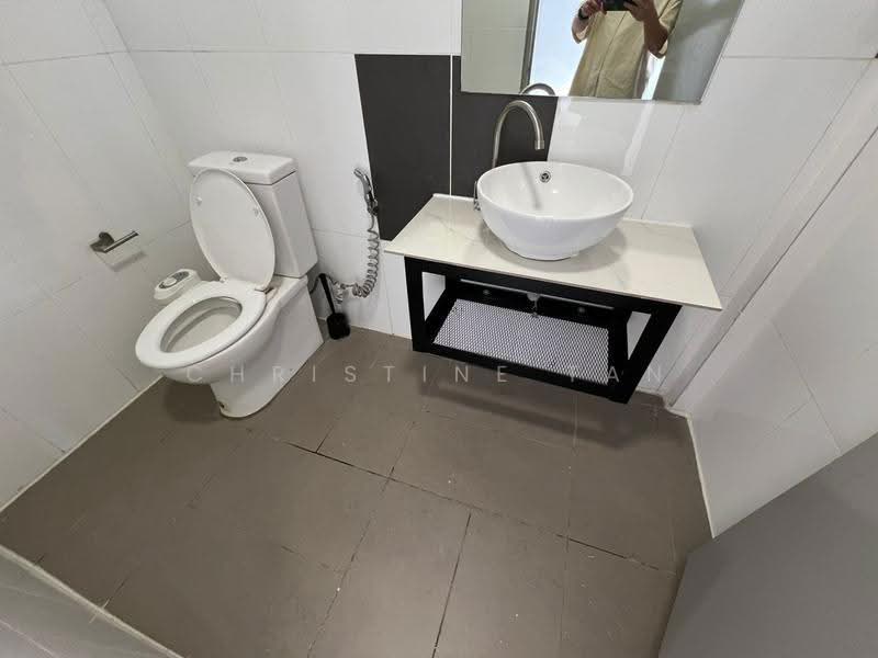 Kediaman Servis untuk Dijual di SOHO @ Empire City - Christine Tan - Bathroom - PropertyGuru.com.my
