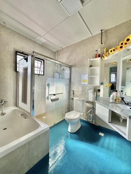 Semi-Detached House for Sale in Taman Kingfisher (Kota Kinabalu) - Fiona Lai - Bathroom - PropertyGuru.com.my