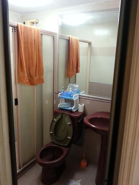 Pangsapuri untuk Dijual di Pangsapuri Sri Cempaka - Ben Ng - Bathroom - PropertyGuru.com.my