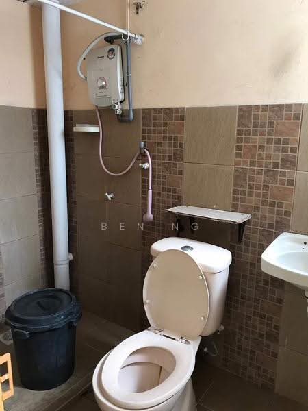 Apartment for Sale at Pangsapuri Sri Cempaka - Ben Ng - Bathroom - PropertyGuru.com.my