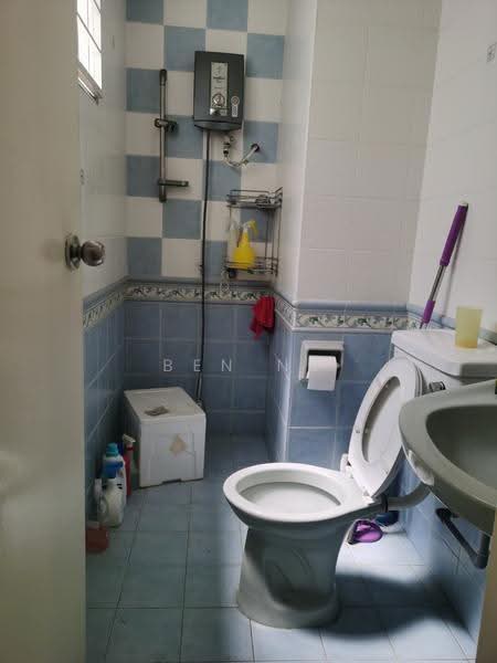 Apartment for Sale at Pangsapuri Sri Cempaka - Ben Ng - Bathroom - PropertyGuru.com.my