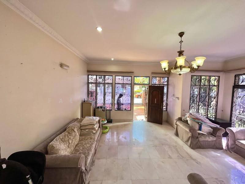 Rumah Banglo untuk Dijual di Kuala Selangor (Selangor) - Faliyana binti Muda - Living Room - PropertyGuru.com.my