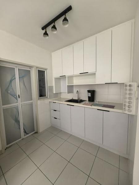 Pangsapuri untuk Disewa di De Kiara - Shue Tan - Kitchen - PropertyGuru.com.my
