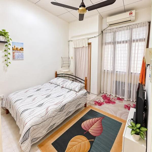 1-storey Terraced House for Sale in Taman Daya (Johor Bahru) - Fakhrul Imlan - Bedroom - PropertyGuru.com.my