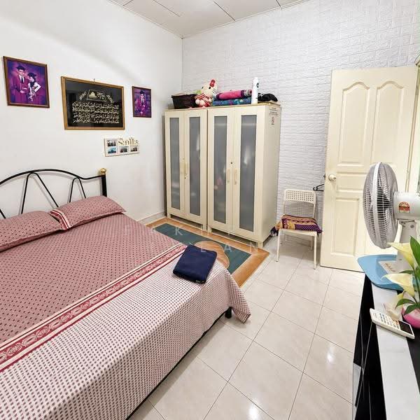 1-storey Terraced House for Sale in Taman Daya (Johor Bahru) - Fakhrul Imlan - Bedroom - PropertyGuru.com.my