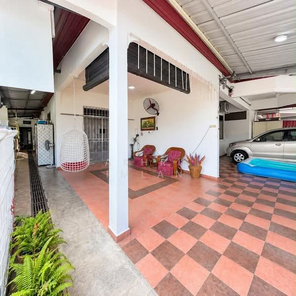 1-storey Terraced House for Sale in Taman Daya (Johor Bahru) - Fakhrul Imlan - Exterior - PropertyGuru.com.my