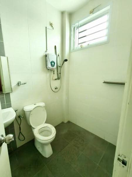 2-storey Terraced House for Sale in Nusari Aman 2 (Labu) - Imran Isa - Bathroom - PropertyGuru.com.my