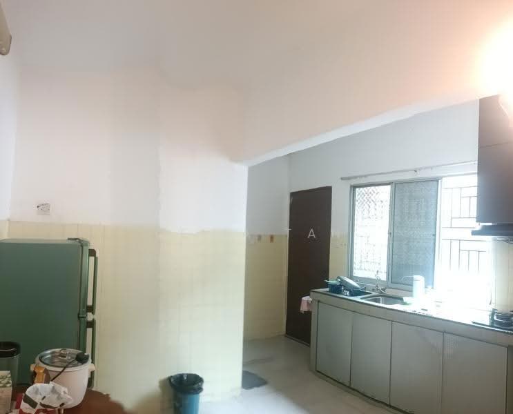 2-storey Terraced House for Rent in SS19 (Subang Jaya) - Celia Tan - Kitchen - PropertyGuru.com.my