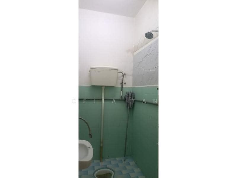 2-storey Terraced House for Rent in SS19 (Subang Jaya) - Celia Tan - Bathroom - PropertyGuru.com.my