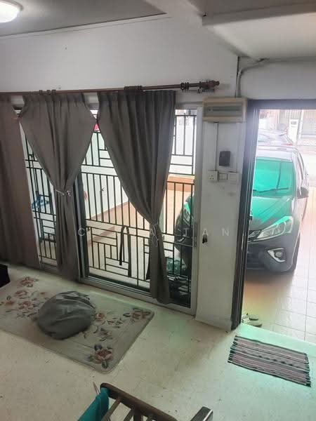 2-storey Terraced House for Rent in SS19 (Subang Jaya) - Celia Tan - Entrance - PropertyGuru.com.my