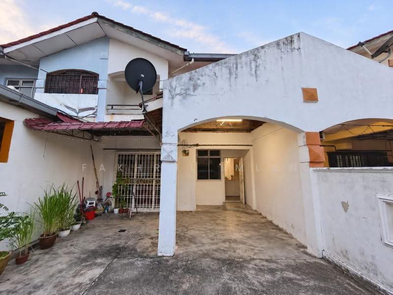 2-storey Terraced House for Sale in Pasir Gudang (Johor) - Fakhrul Imlan - Exterior - PropertyGuru.com.my