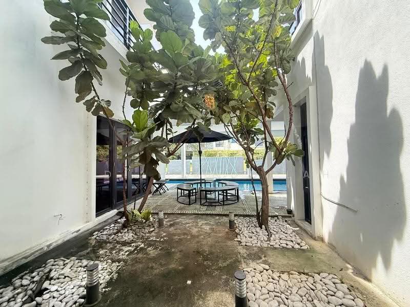 Bungalow House for Sale in Perdana Lakeview East (Cyberjaya) - Nadiah Abdullah - Exterior - PropertyGuru.com.my