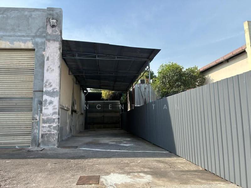 Kilang Berkembar untuk Disewa di Nilai (Negeri Sembilan) - Vincent Tan - Exterior - PropertyGuru.com.my